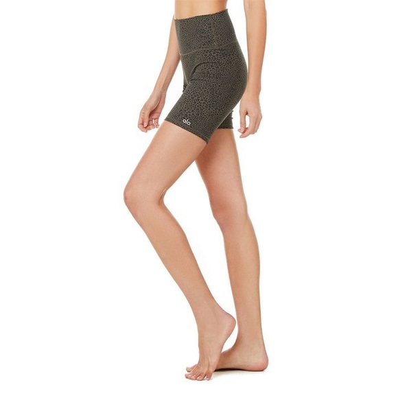 Alo Yoga Leopard High Waisted Vapor Biker Short size XXS - Picture 2 of 7